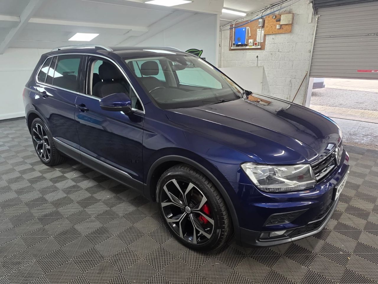 2018 VOLKSWAGEN TIGUAN 2.0 TDI SE Navigation SUV 5dr Diesel Manual Euro 6 (s/s) (150 ps) 2 Owners - vehicle photo 7 for sale on PureCar