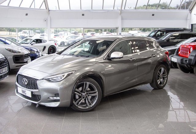 2016 Infiniti Q30