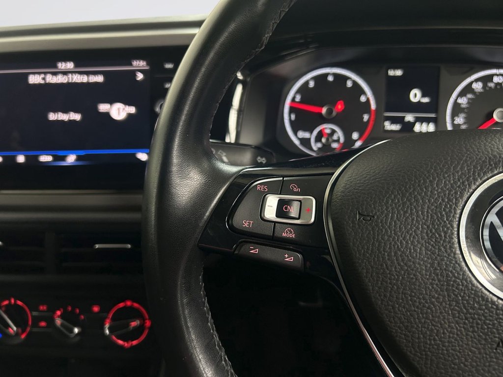 2021 Volkswagen Polo — image 12