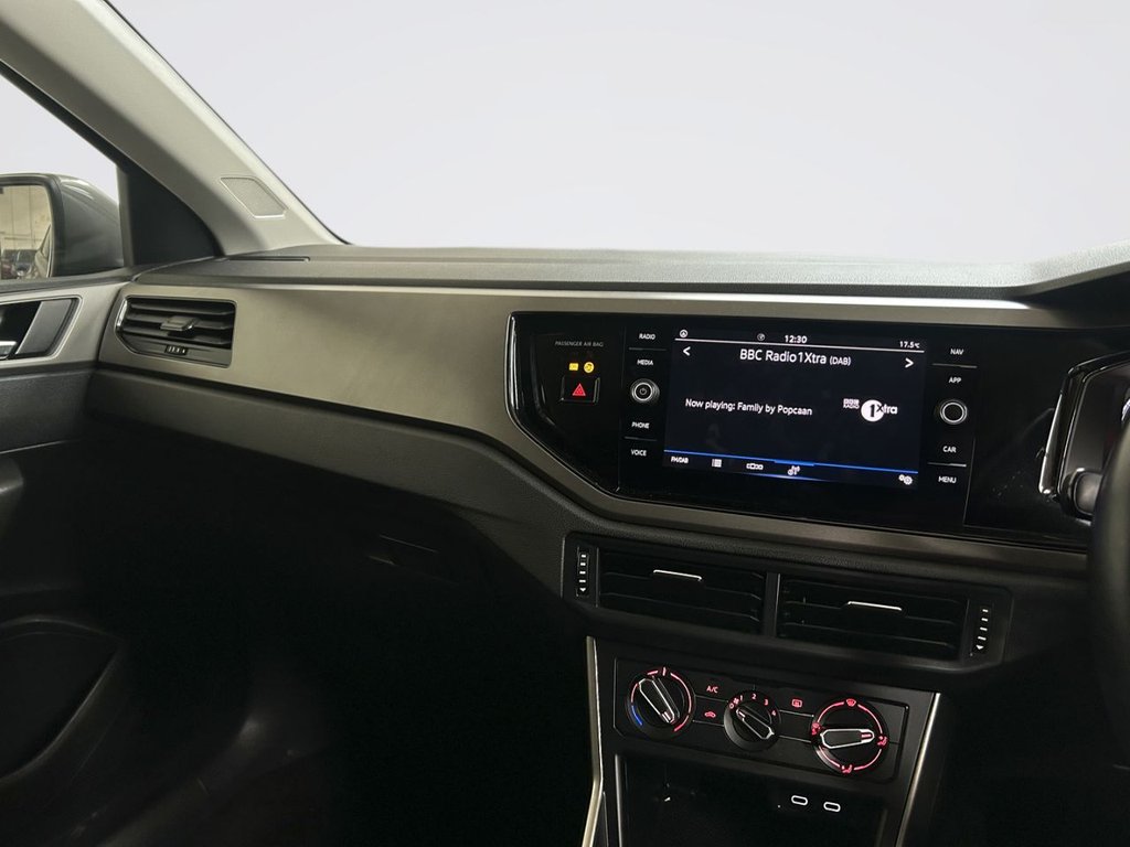 2021 Volkswagen Polo — image 17