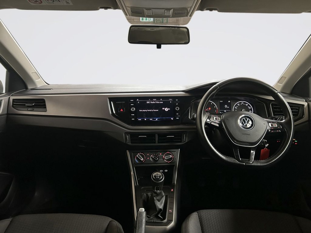 2021 Volkswagen Polo — image 2