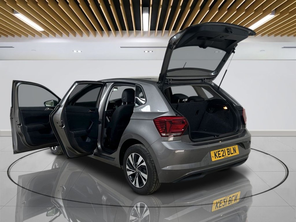 2021 Volkswagen Polo — image 7