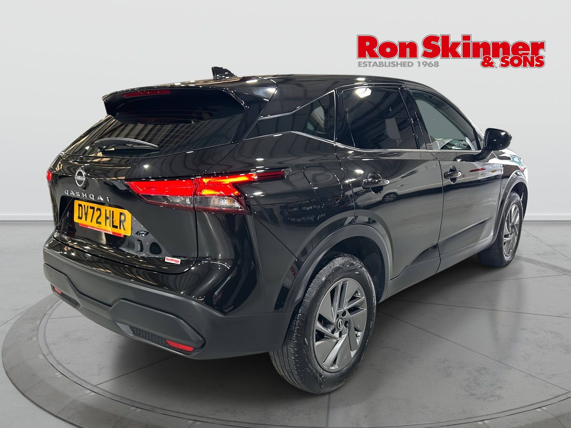 2022 Nissan Qashqai — image 2