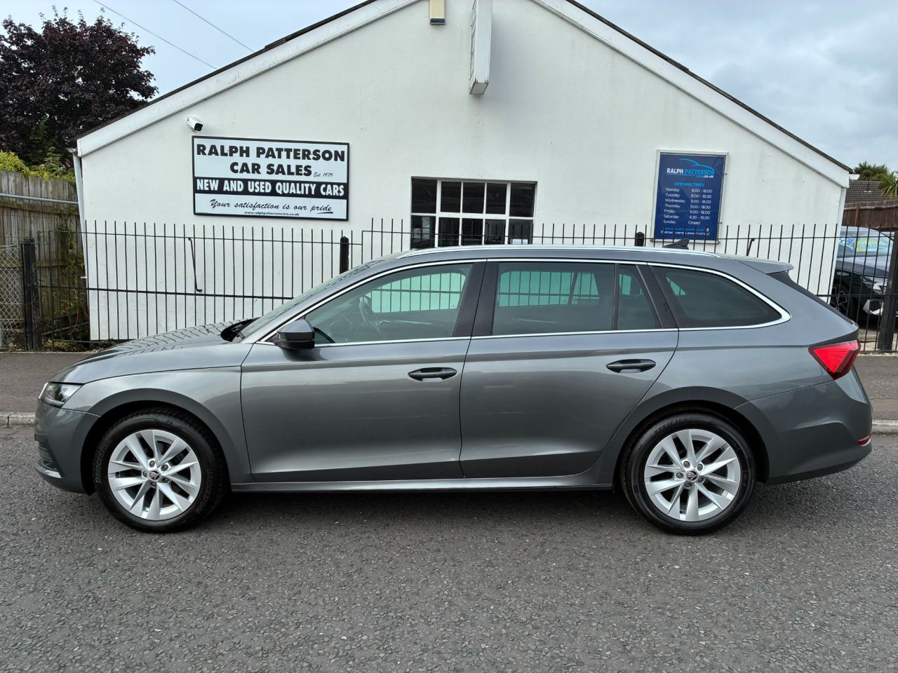 2023 SKODA OCTAVIA 2.0 TDI SE L Estate 5dr Diesel DSG Euro 6 (s/s) (150 ps) - vehicle photo 2 for sale on PureCar