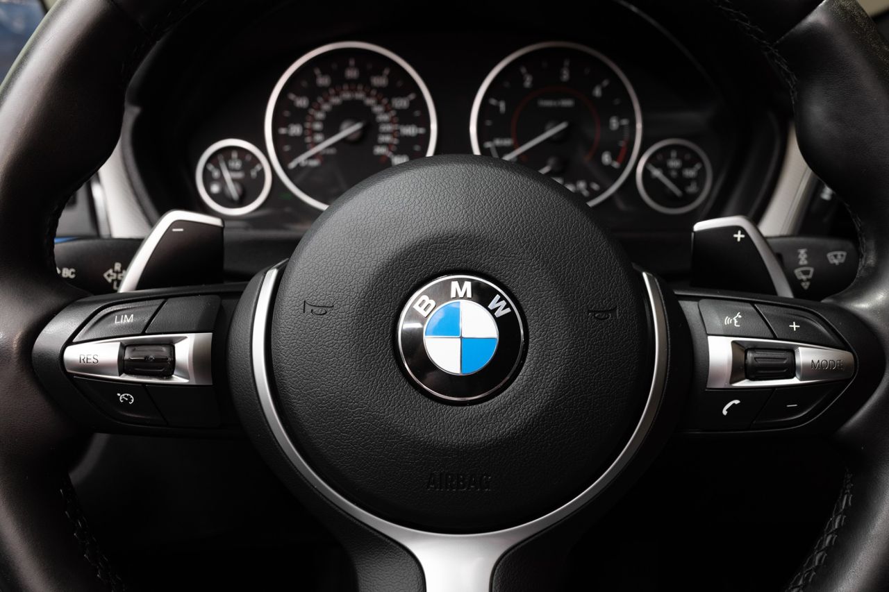 2016 BMW 3 SERIES 2.0 320d M Sport Saloon 4dr Diesel Auto Euro 6 (s/s) (190 ps) - vehicle photo 18 for sale on PureCar