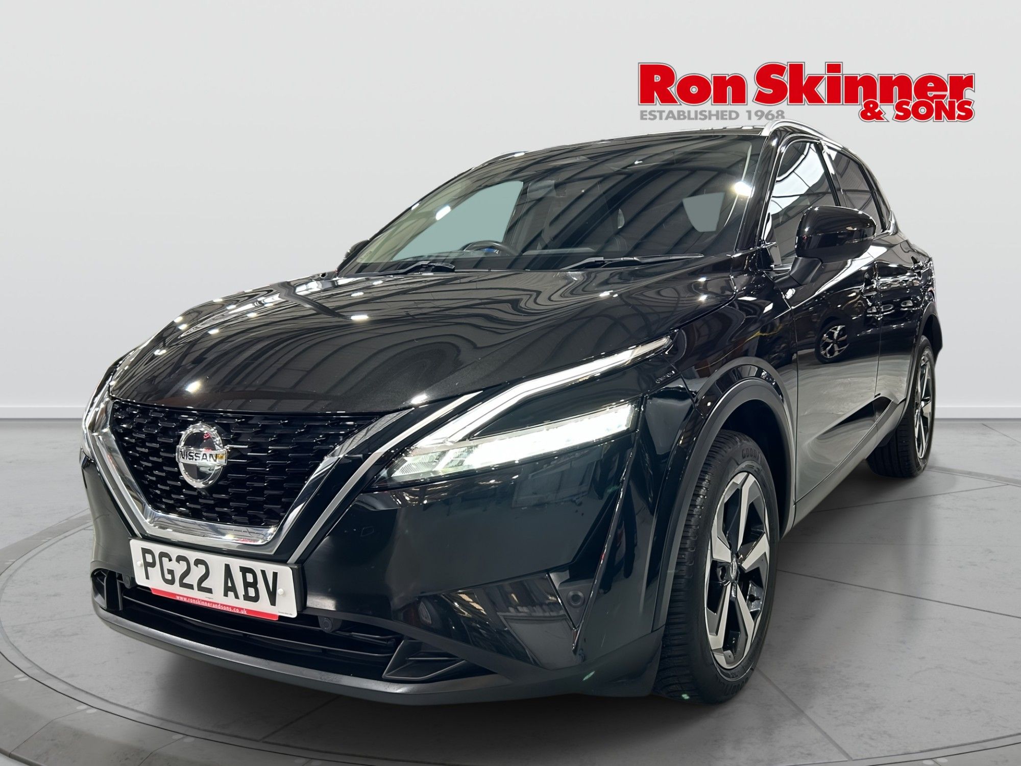 2022 Nissan Qashqai — image 2