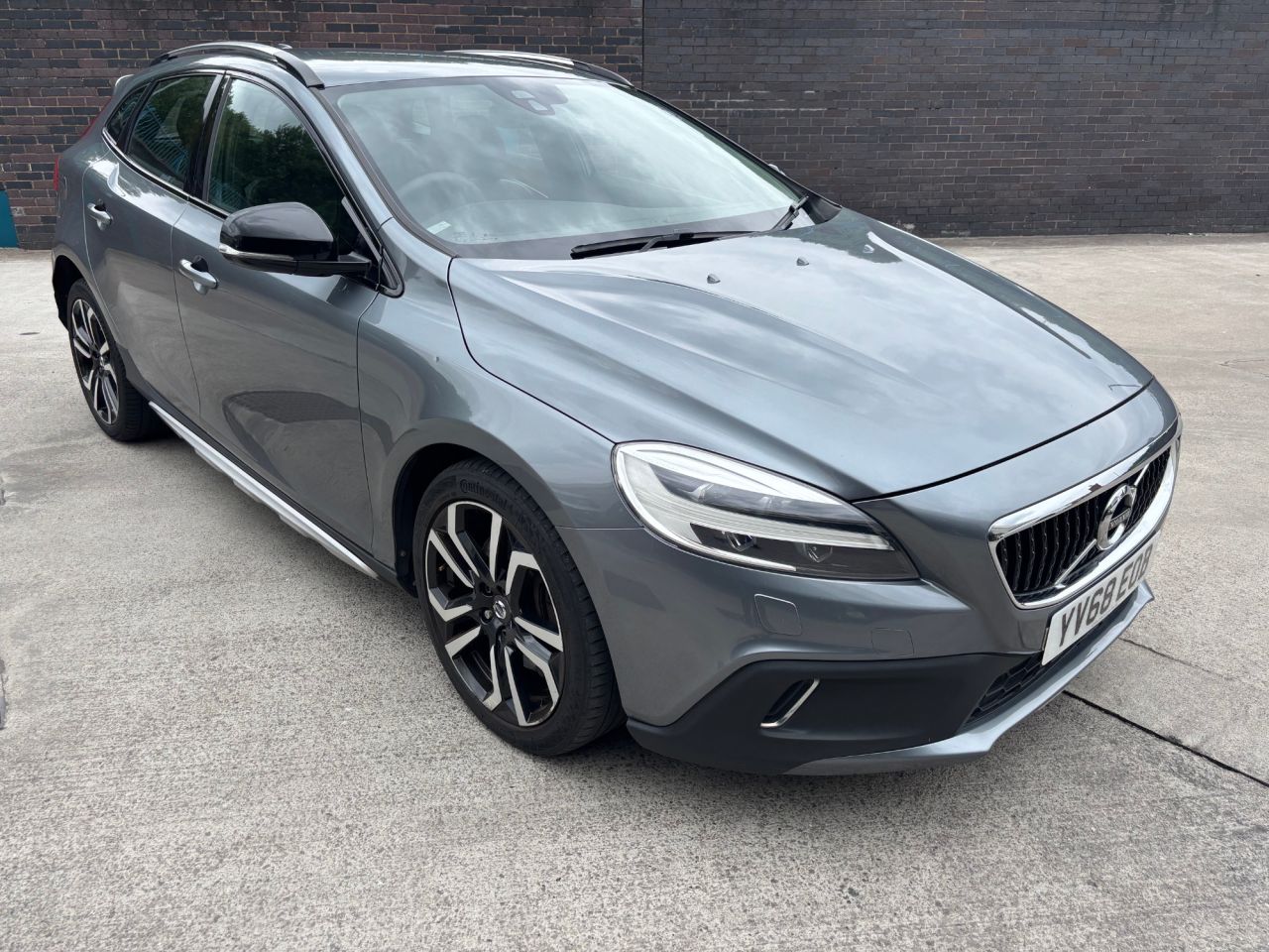 2019 Volvo V40