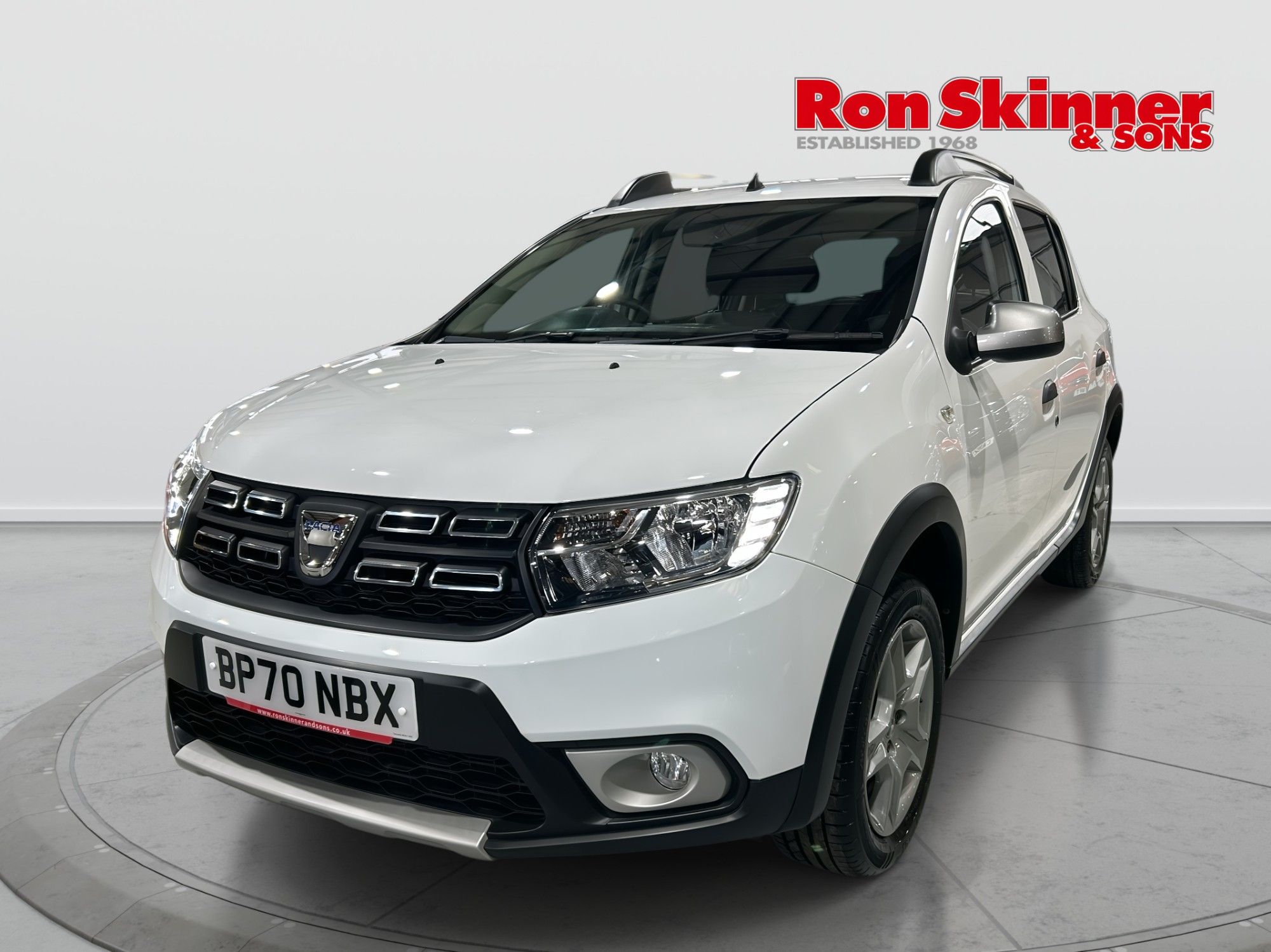 2021 Dacia Sandero Stepway — image 2