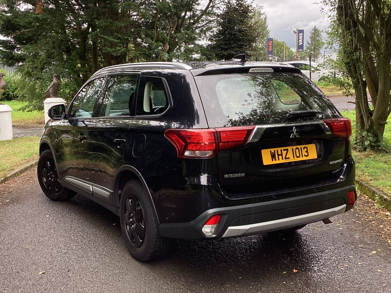 2018 MITSUBISHI OUTLANDER 2.2 DI-D 2 SUV 5dr Diesel Manual 4WD Euro 6 (s/s) (147 ps) - vehicle photo 6 for sale on PureCar
