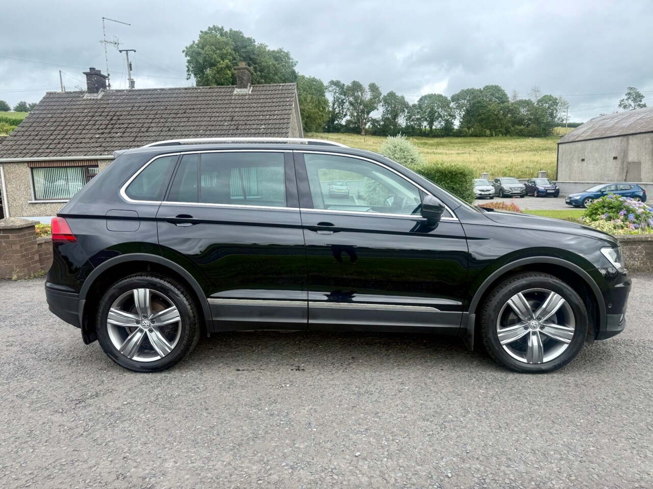 2019 VOLKSWAGEN TIGUAN 2.0 TDI Match Diesel DSG AUTO 4 MOTION (150BHP ONLY 45000 MLS) ) - vehicle photo 2 for sale on PureCar