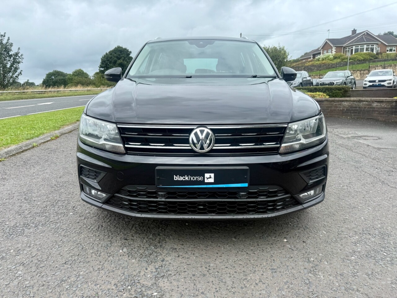 2019 VOLKSWAGEN TIGUAN 2.0 TDI SE Navigation Diesel (150BHP ONLY 57000 MLS) - vehicle photo 3 for sale on PureCar