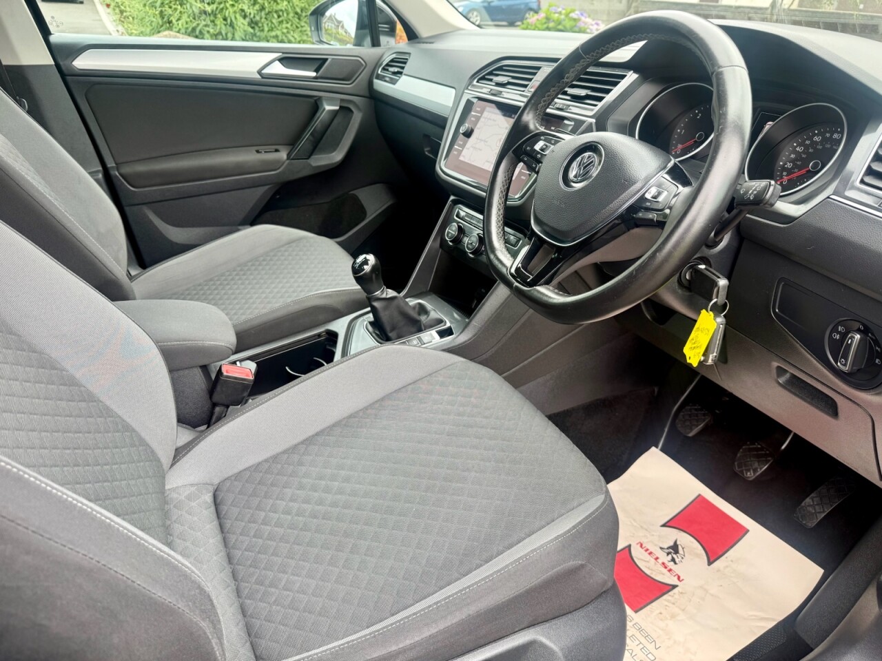 2019 VOLKSWAGEN TIGUAN 2.0 TDI SE Navigation Diesel (150BHP ONLY 57000 MLS) - vehicle photo 8 for sale on PureCar