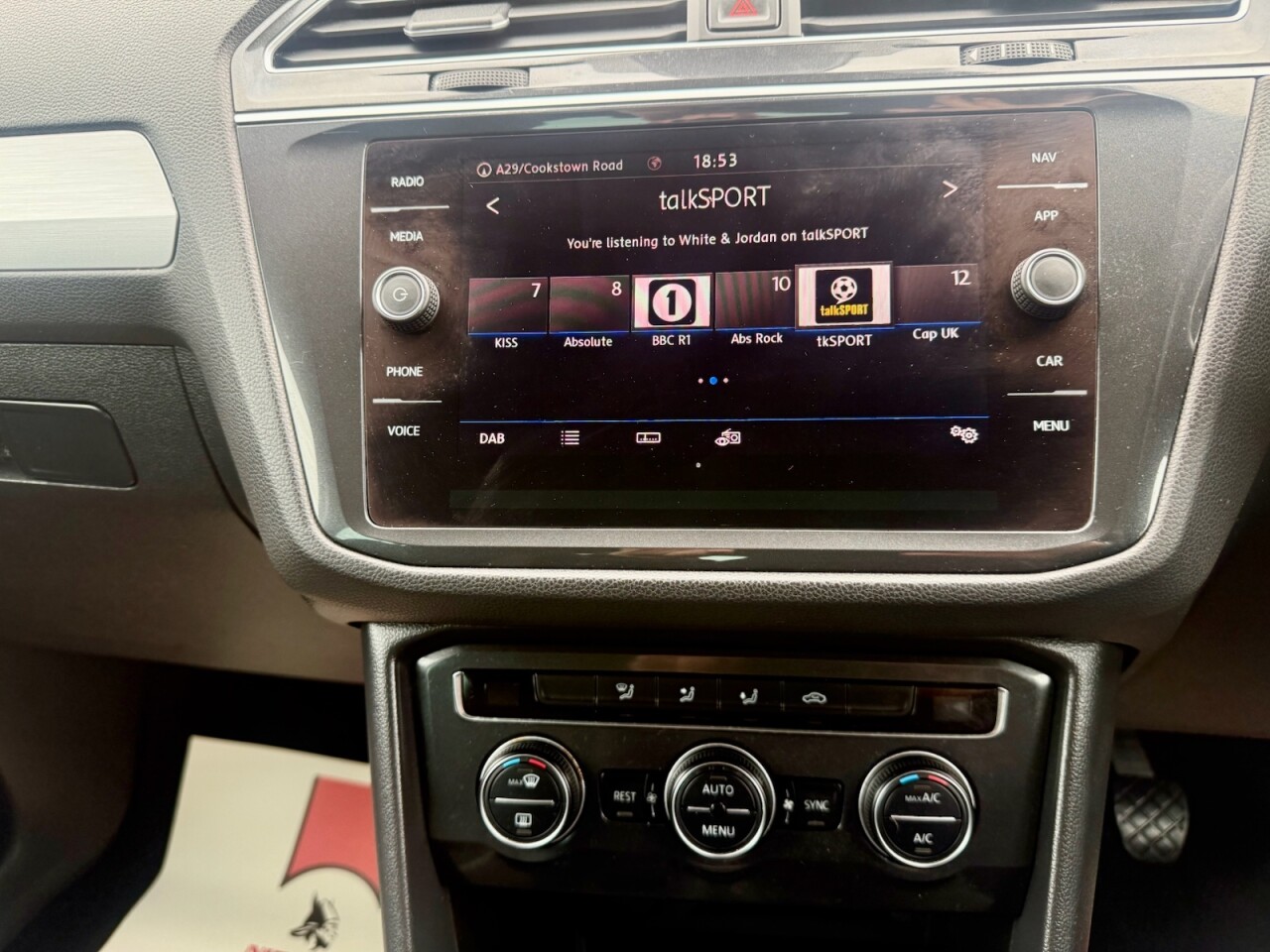 2019 VOLKSWAGEN TIGUAN 2.0 TDI SE Navigation Diesel (150BHP ONLY 57000 MLS) - vehicle photo 12 for sale on PureCar