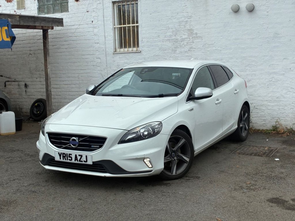 2015 Volvo V40 — image 3
