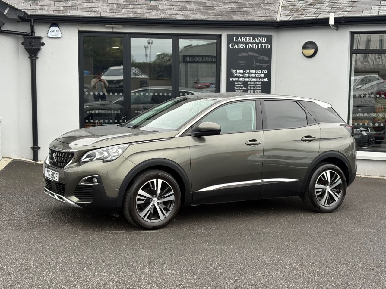 2018 PEUGEOT 1.6 BlueHDi Allure SUV 5dr Diesel Manual Euro 6 (s/s) (120 ps) - vehicle photo 2 for sale on PureCar