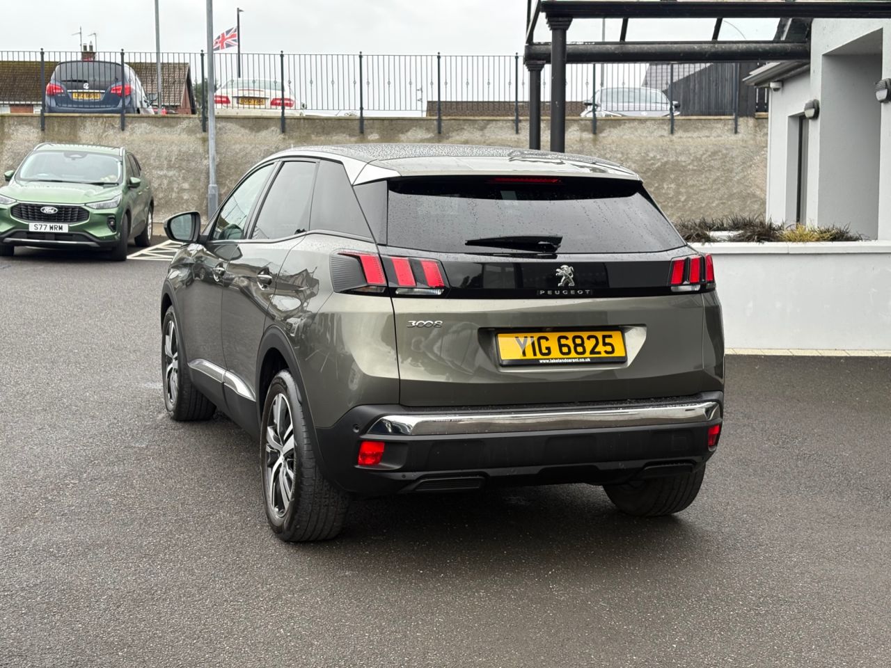 2018 PEUGEOT 1.6 BlueHDi Allure SUV 5dr Diesel Manual Euro 6 (s/s) (120 ps) - vehicle photo 4 for sale on PureCar
