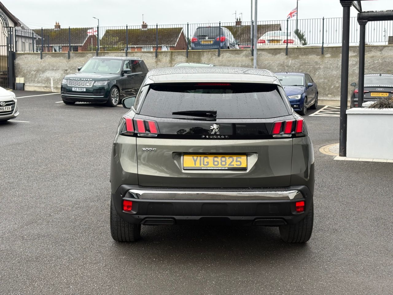 2018 PEUGEOT 1.6 BlueHDi Allure SUV 5dr Diesel Manual Euro 6 (s/s) (120 ps) - vehicle photo 5 for sale on PureCar