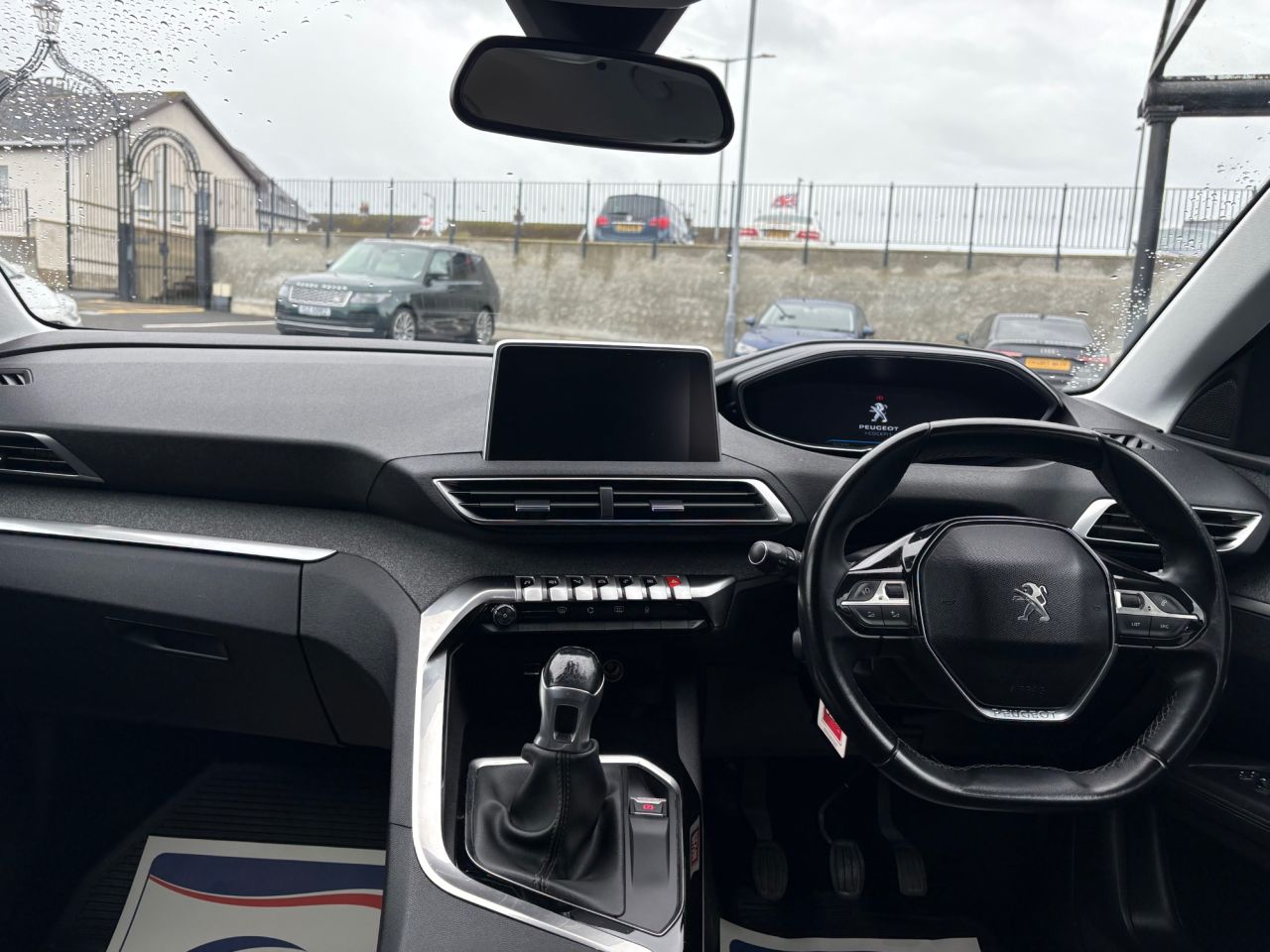 2018 PEUGEOT 1.6 BlueHDi Allure SUV 5dr Diesel Manual Euro 6 (s/s) (120 ps) - vehicle photo 10 for sale on PureCar