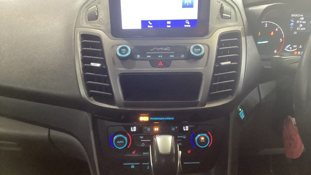 2022 Ford Grand Tourneo Connect — image 2