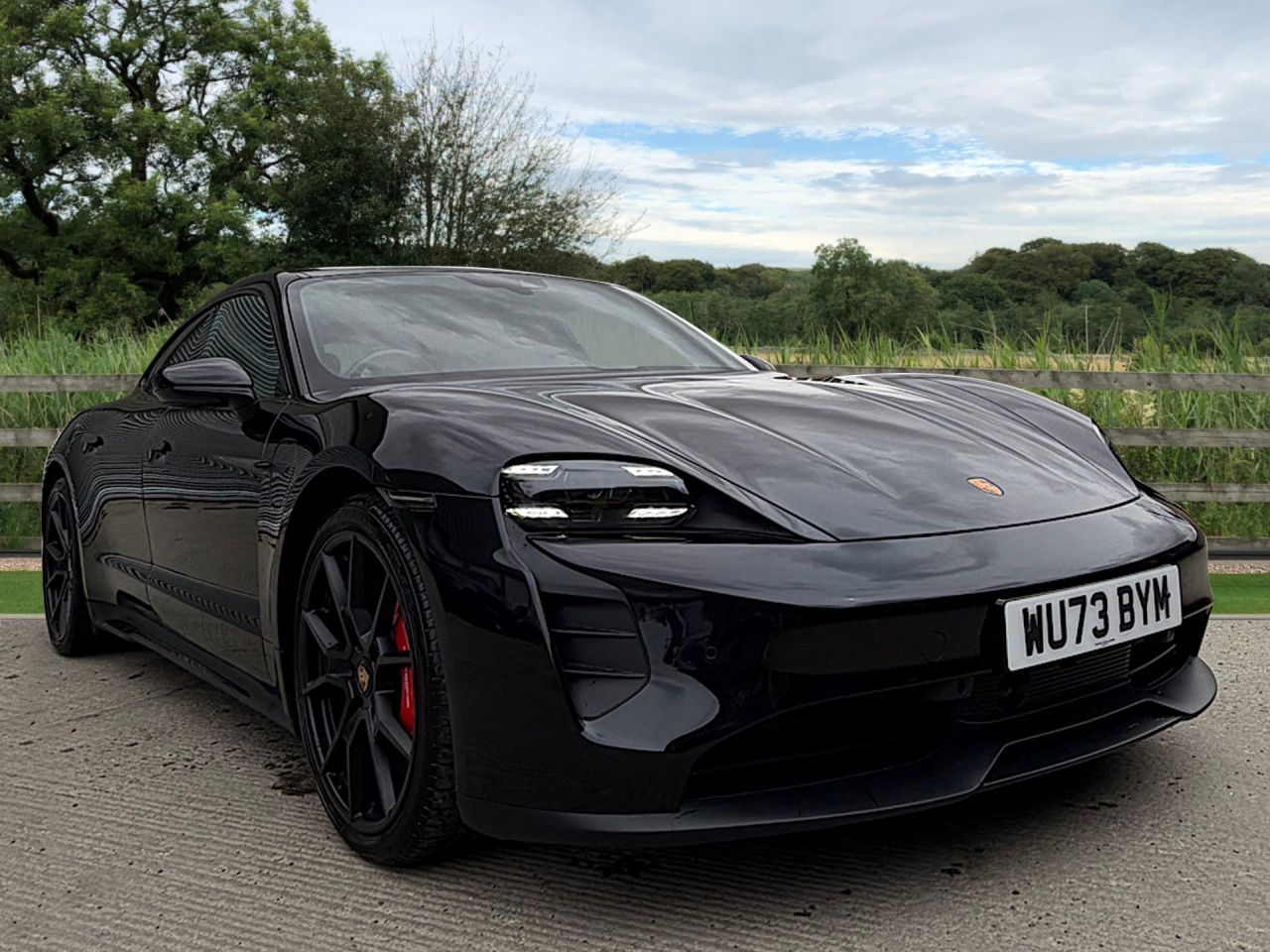 2023 PORSCHE TAYCAN