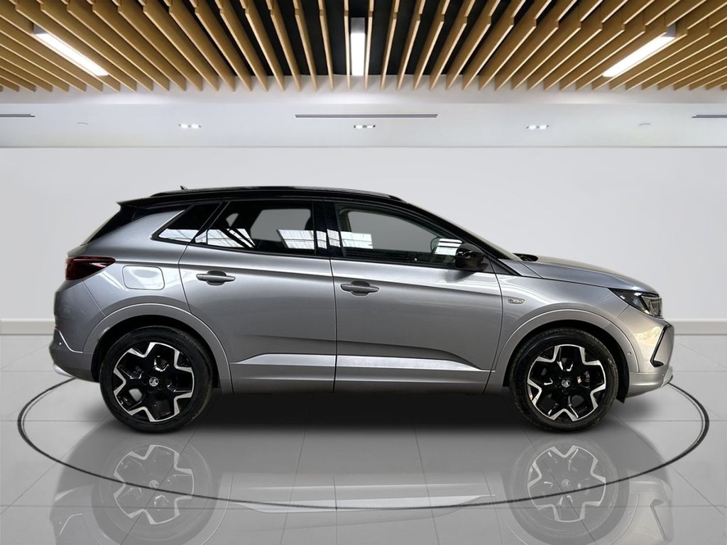 2024 Vauxhall Grandland — image 9