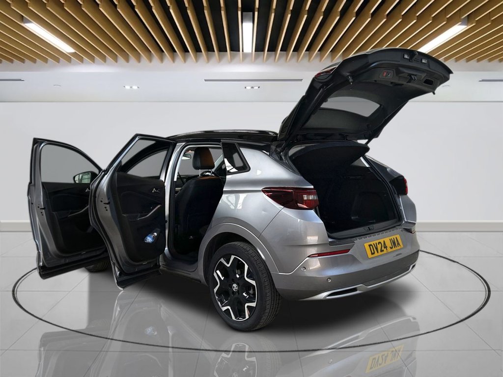 2024 Vauxhall Grandland — image 10
