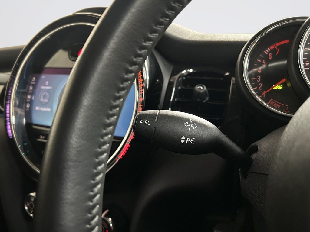 2022 MINI Hatch — image 14