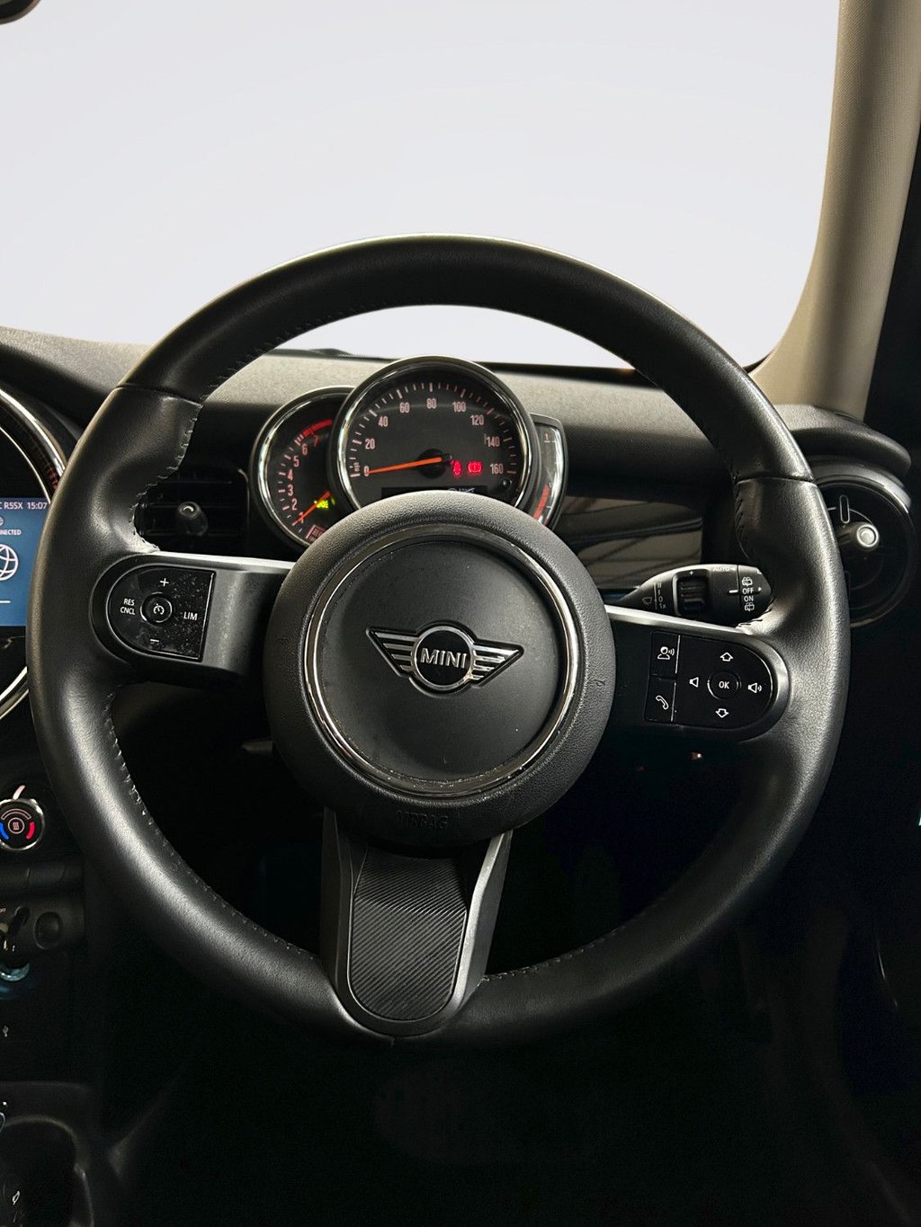 2022 MINI Hatch — image 10