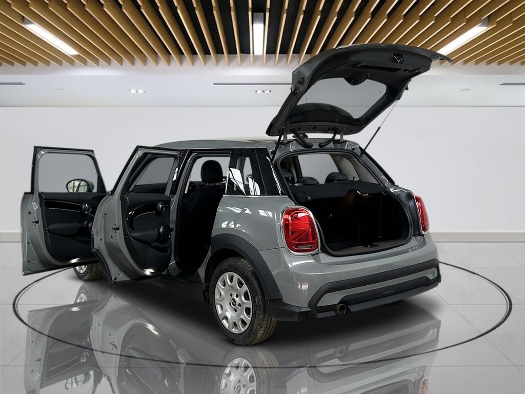 2022 MINI Hatch — image 6