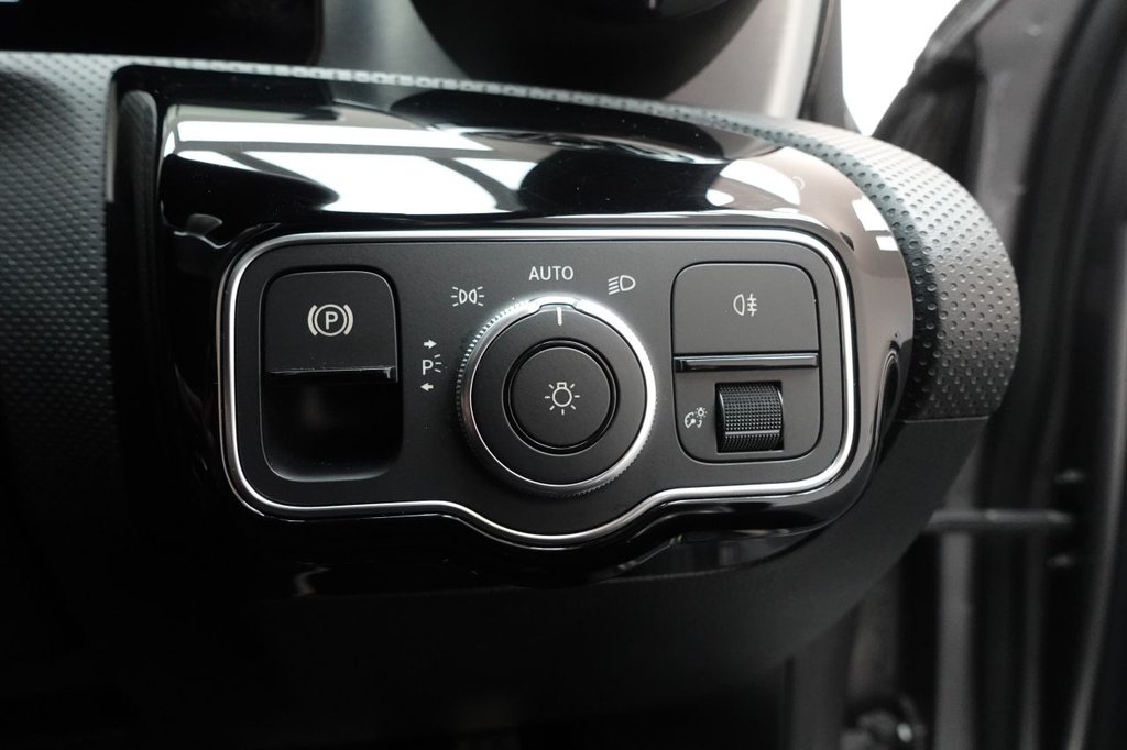 2022 Mercedes-Benz A-Class — image 31