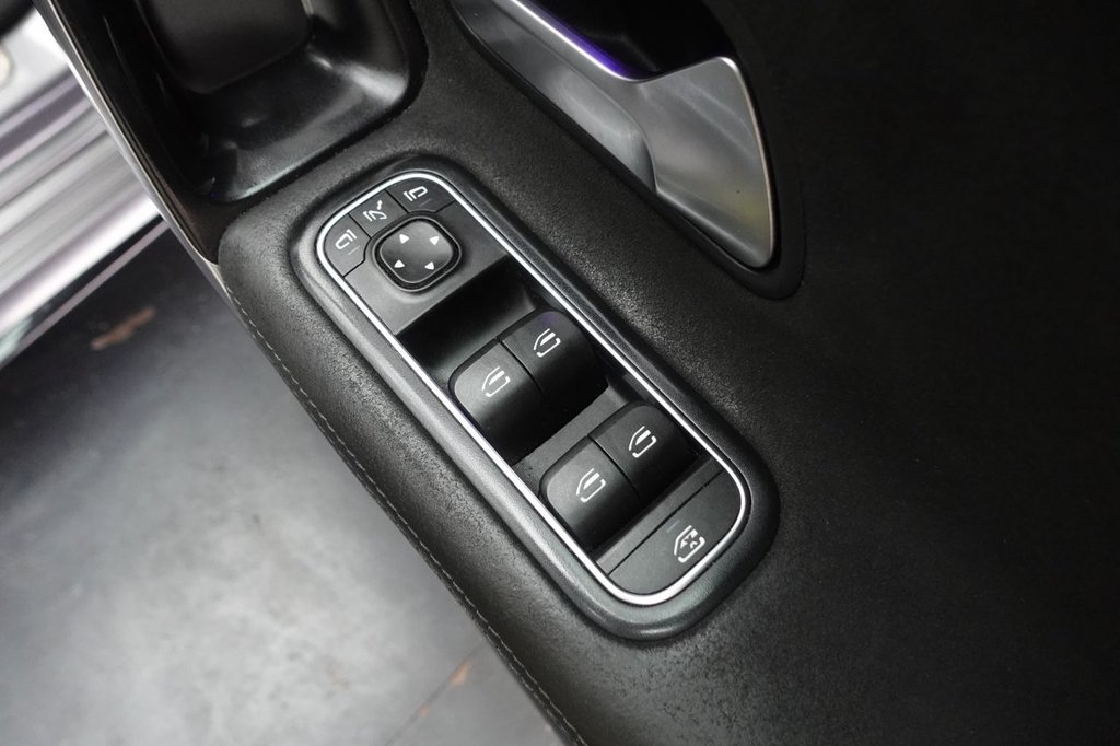 2022 Mercedes-Benz A-Class — image 32