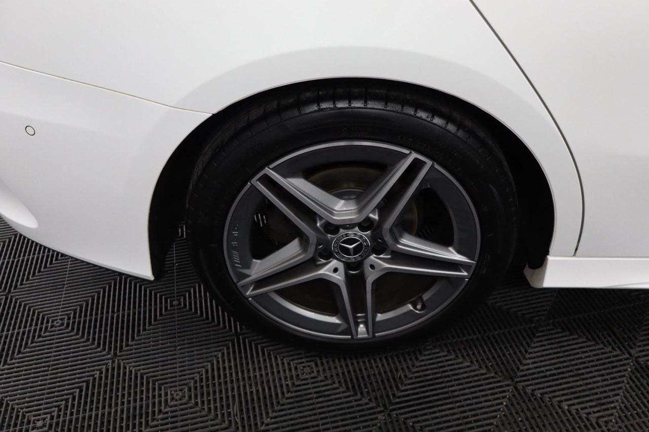 2019 MERCEDES A CLASS 1.5 A180d AMG Line (Premium) Saloon 4dr Diesel 7G-DCT Euro 6 (s/s) (116 ps) - vehicle photo 10 for sale on PureCar