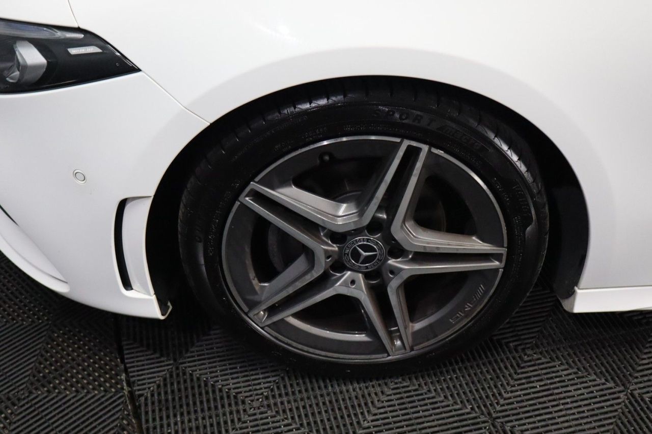 2019 MERCEDES A CLASS 1.5 A180d AMG Line (Premium) Saloon 4dr Diesel 7G-DCT Euro 6 (s/s) (116 ps) - vehicle photo 12 for sale on PureCar