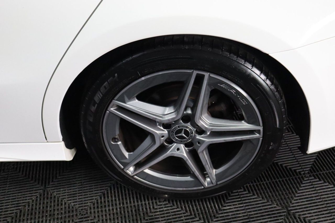 2019 MERCEDES A CLASS 1.5 A180d AMG Line (Premium) Saloon 4dr Diesel 7G-DCT Euro 6 (s/s) (116 ps) - vehicle photo 13 for sale on PureCar