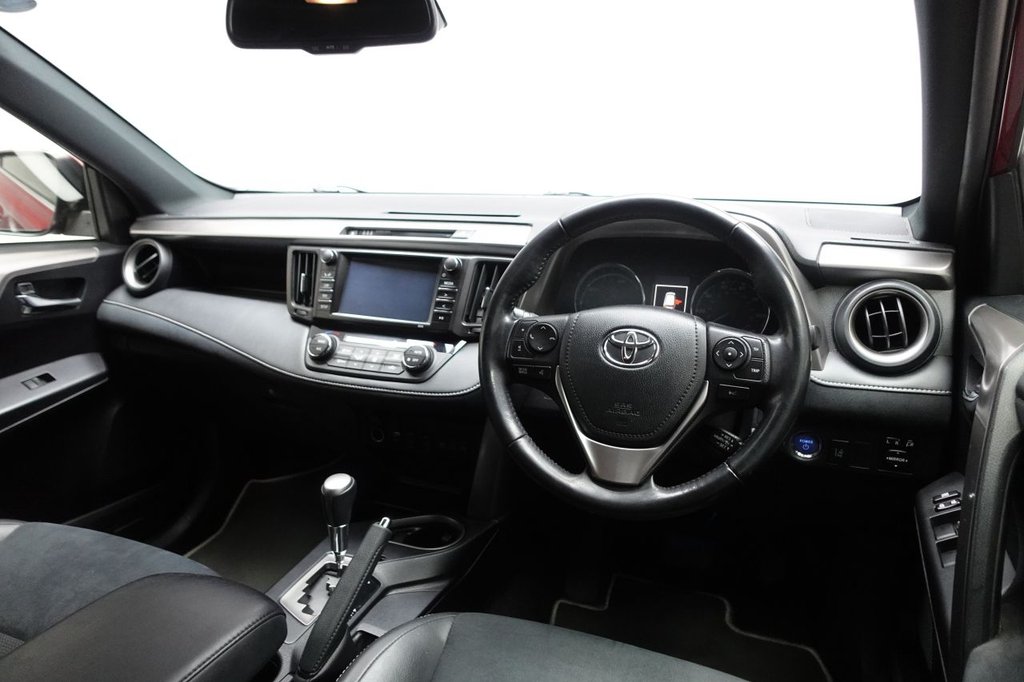 2018 Toyota RAV4 — image 9