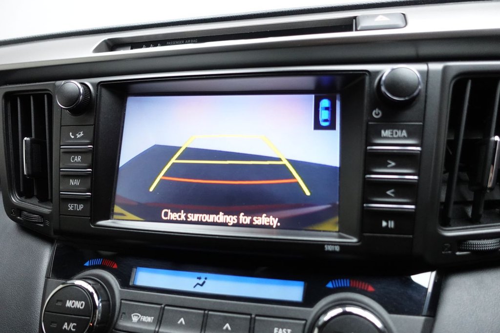2018 Toyota RAV4 — image 17