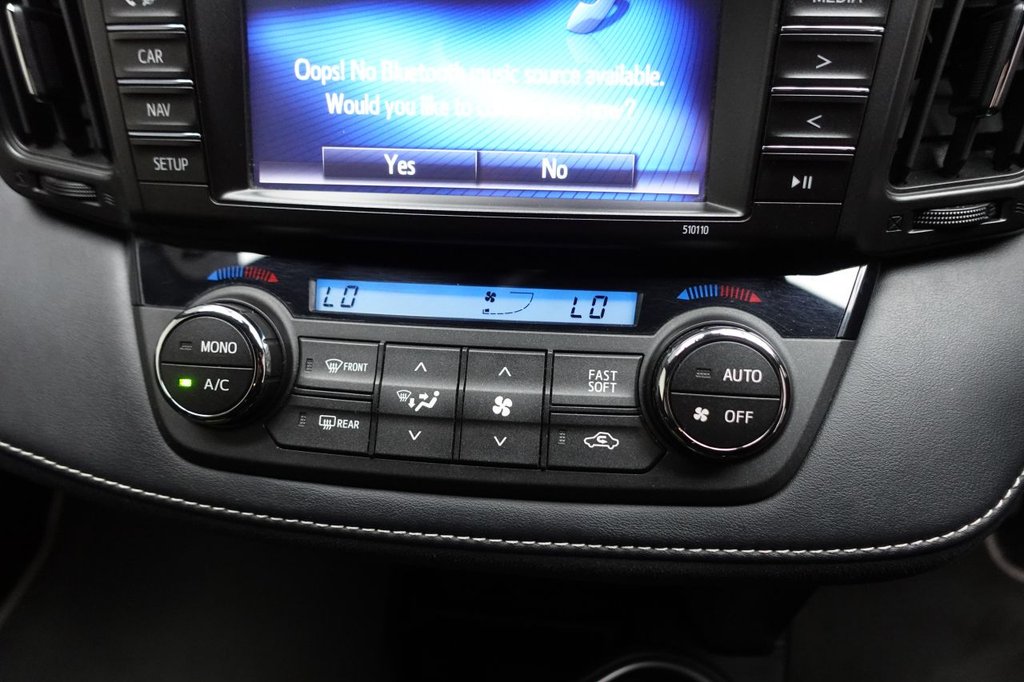 2018 Toyota RAV4 — image 24