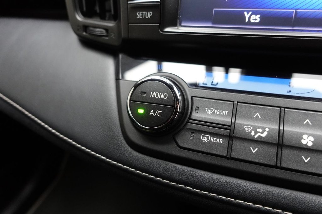 2018 Toyota RAV4 — image 25