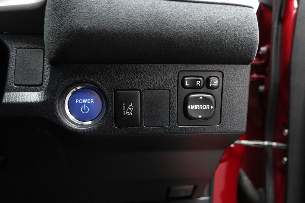 2018 Toyota RAV4 — image 28