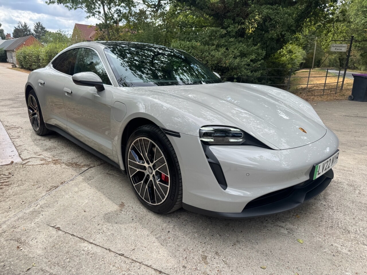 2022 PORSCHE TAYCAN