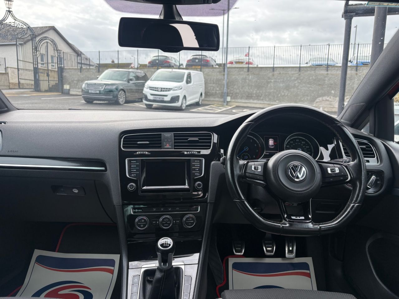 2015 VOLKSWAGEN GOLF 2.0 TSI BlueMotion Tech R Hatchback 5dr Petrol Manual 4Motion Euro 6 (s/s) - vehicle photo 8 for sale on PureCar