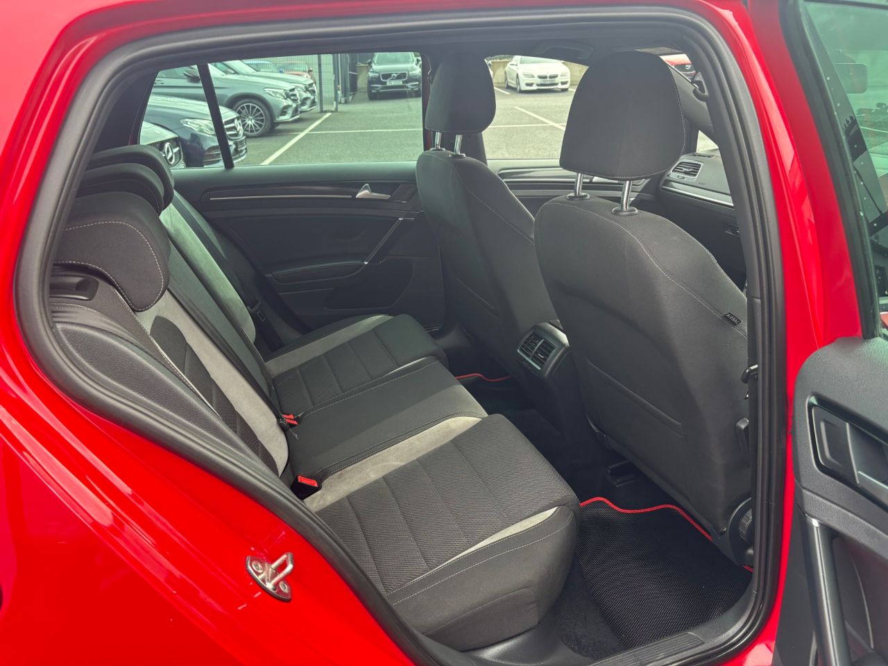 2015 VOLKSWAGEN GOLF 2.0 TSI BlueMotion Tech R Hatchback 5dr Petrol Manual 4Motion Euro 6 (s/s) - vehicle photo 10 for sale on PureCar