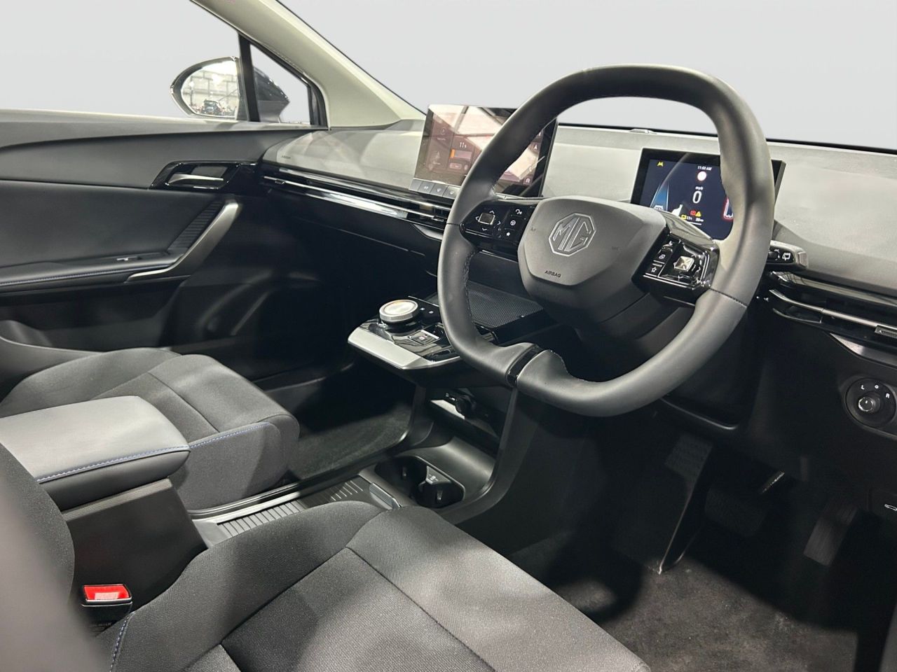2025 75 MG MG 4