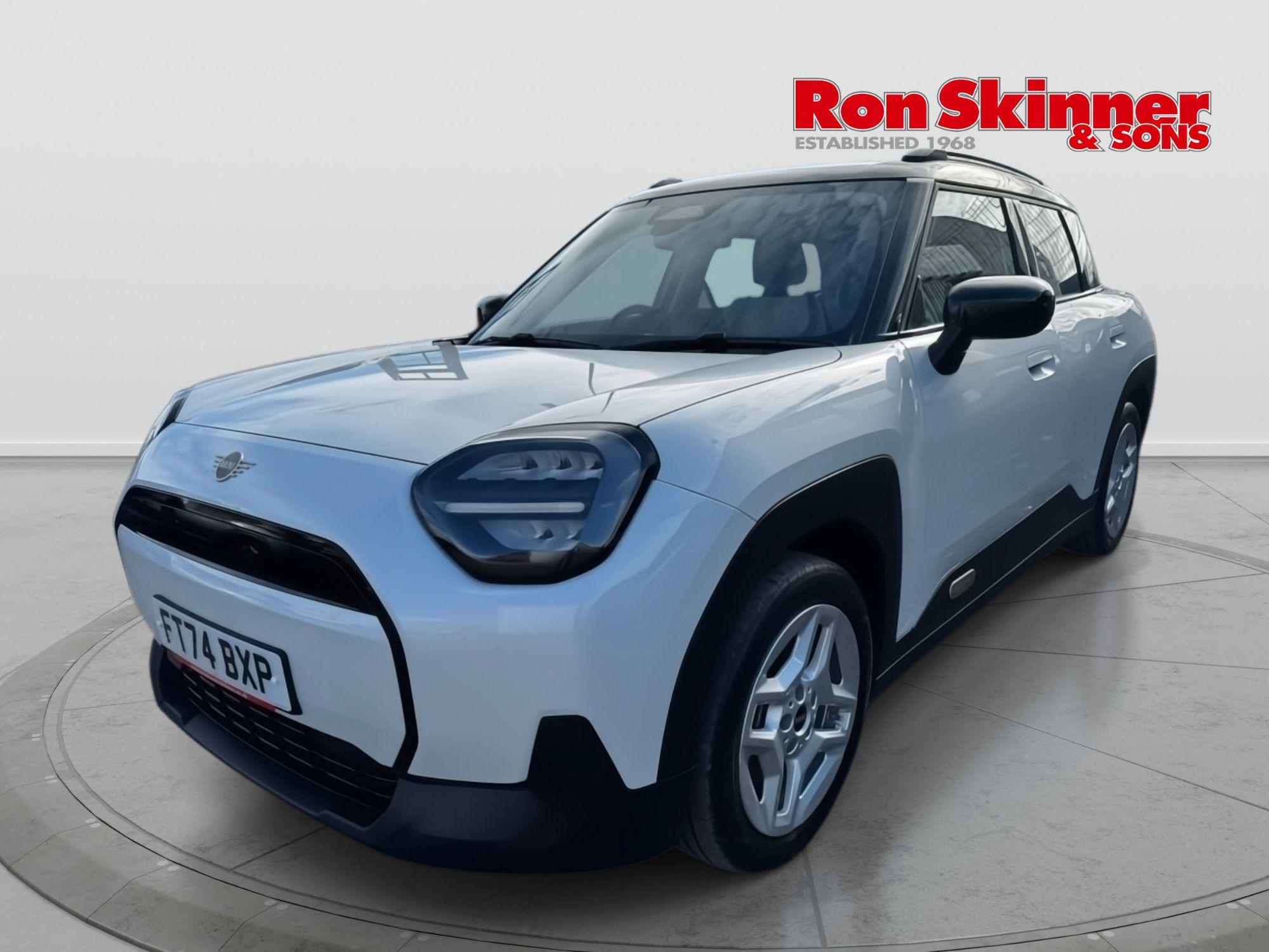2025 MINI Aceman — image 2