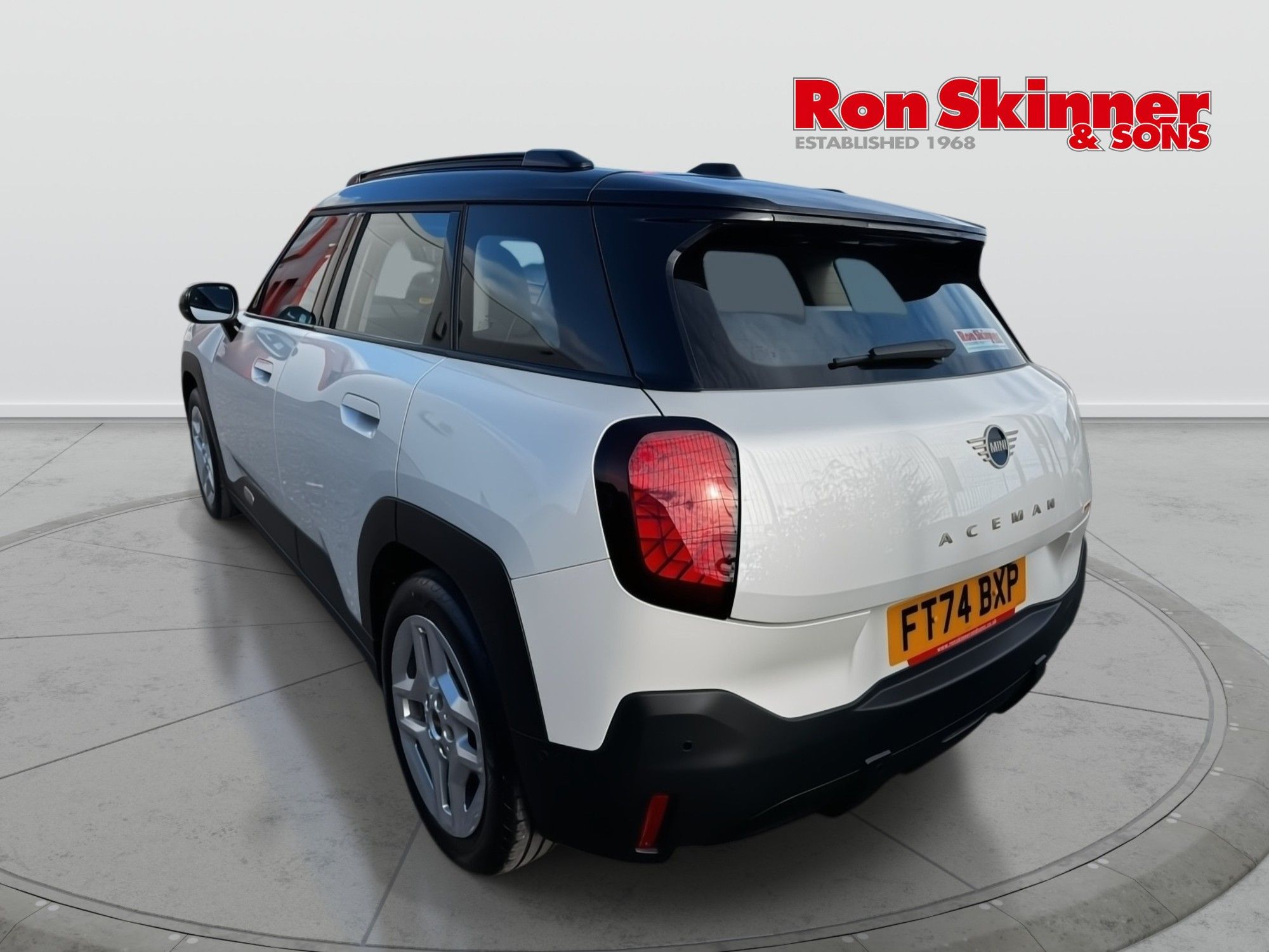 2025 MINI Aceman — image 3