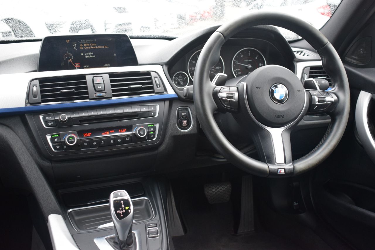 2014 BMW 3 SERIES 2.0 320d M Sport Touring 5dr Diesel Auto Euro 5 (s/s) (184 ps) **Full BMW S - vehicle photo 18 for sale on PureCar