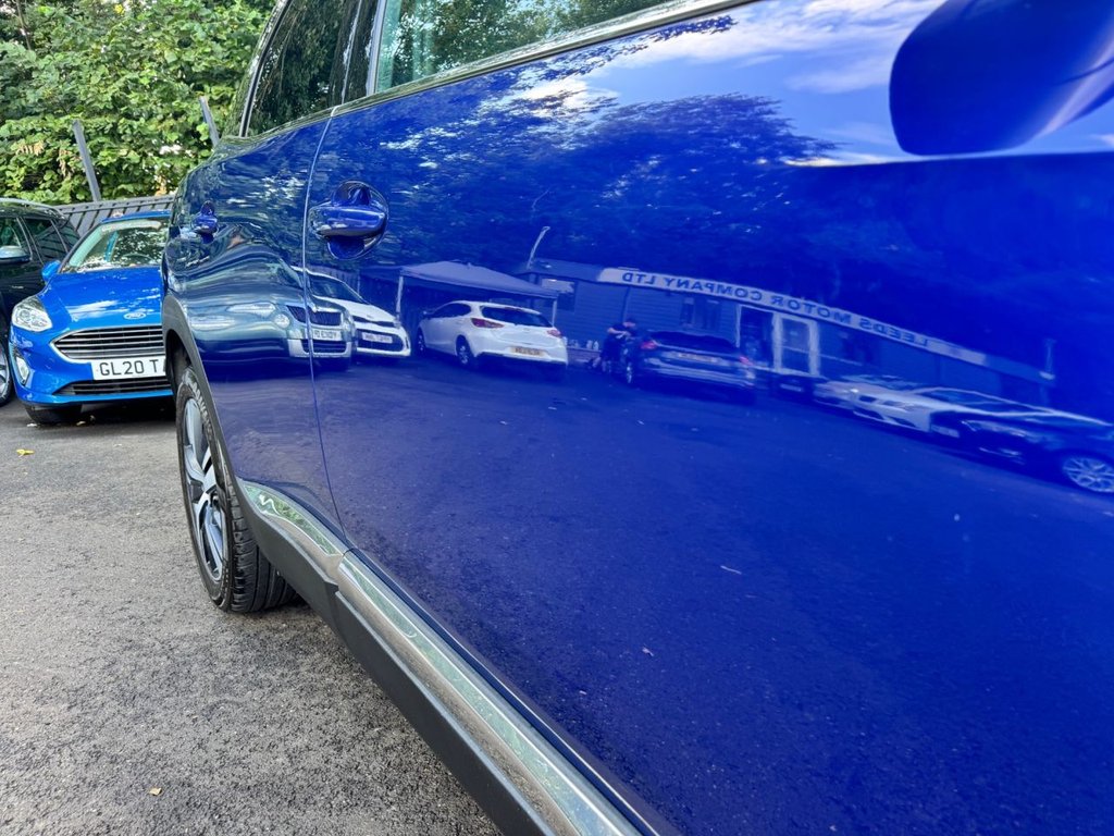 2017 Peugeot 3008 — image 2