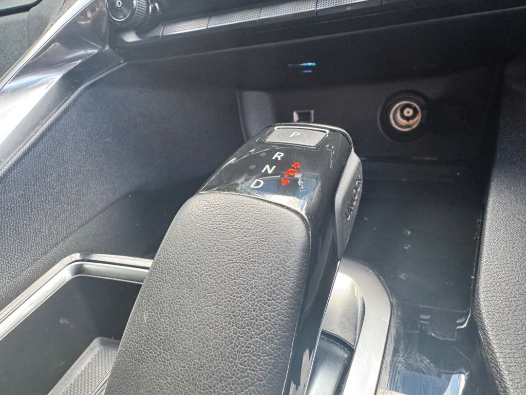 2017 Peugeot 3008 — image 36