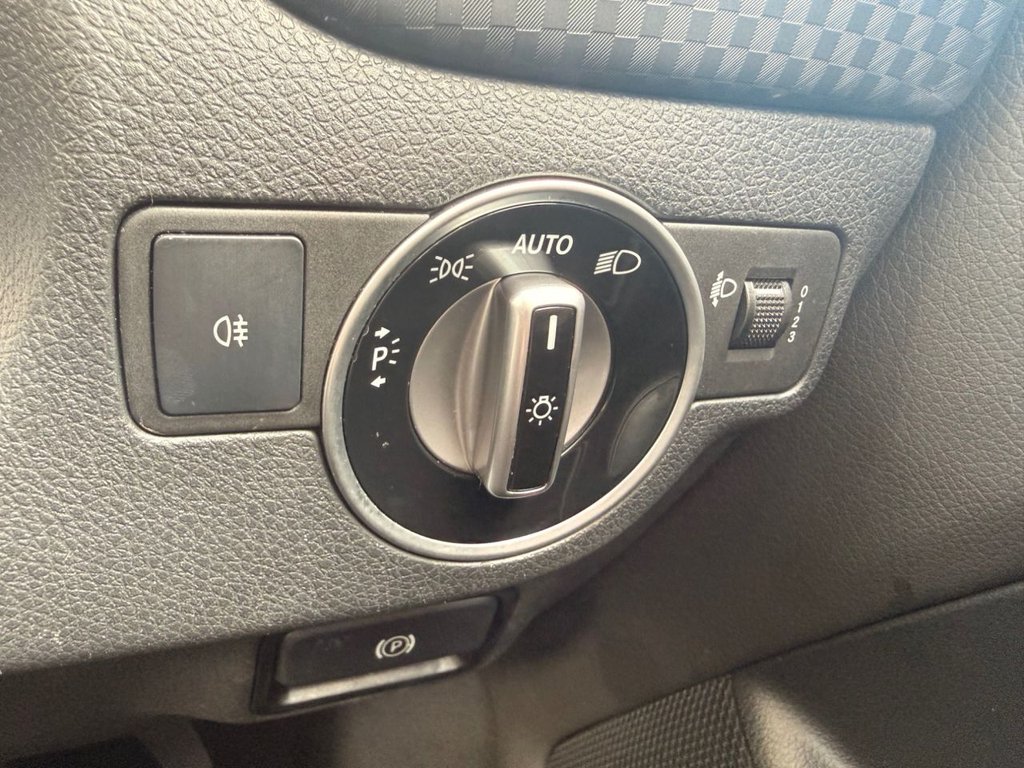 2017 Mercedes-Benz A-Class — image 35