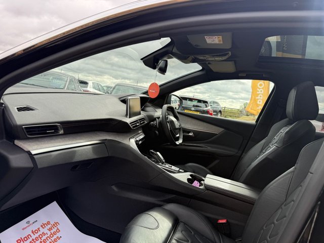 2017 Peugeot 3008 — image 4